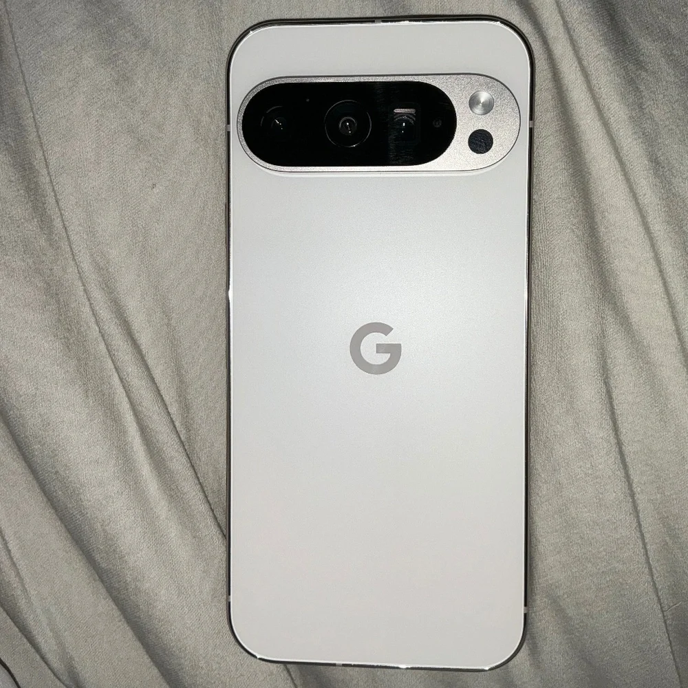 Google Pixel 9 pro with Google pixel watch 2